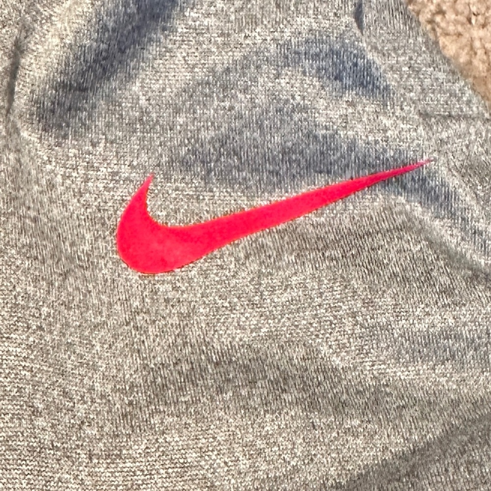🏴‍☠️Nike Tampa Bay Buccaneers Hoodie - Size Medium- Worn Once🏴‍☠️ - Picture 5 of 8